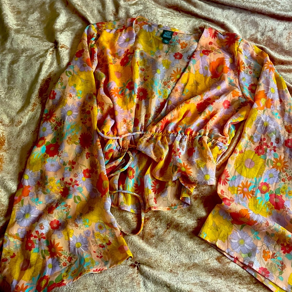 Wild Fable Top Groovy Floral